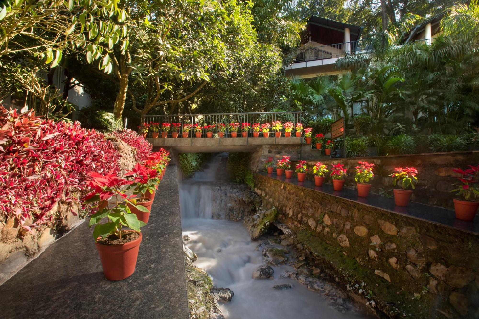 Anand Kashi By The Ganges Rishikesh - Ihcl Seleqtions Hotel Sirasu Exterior photo